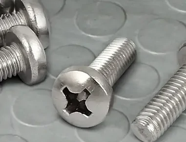 لماذا براغي معدنية قوية هي الخيار المفضل في المشاريع الصناعية؟